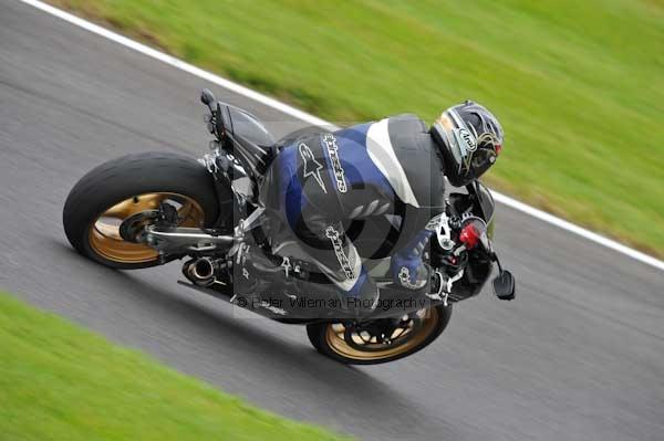 Motorcycle action photographs;cadwell;cadwell park photographs;event digital images;eventdigitalimages;motor racing louth lincolnshire;no limits trackday;peter wileman photography;trackday;trackday digital images;trackday photos