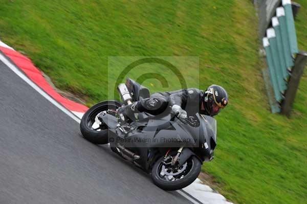 Motorcycle action photographs;cadwell;cadwell park photographs;event digital images;eventdigitalimages;motor racing louth lincolnshire;no limits trackday;peter wileman photography;trackday;trackday digital images;trackday photos