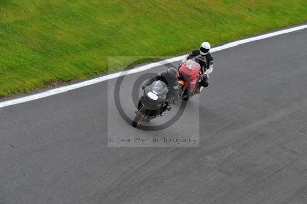 Motorcycle action photographs;cadwell;cadwell park photographs;event digital images;eventdigitalimages;motor racing louth lincolnshire;no limits trackday;peter wileman photography;trackday;trackday digital images;trackday photos
