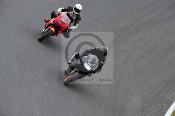 Motorcycle action photographs;cadwell;cadwell park photographs;event digital images;eventdigitalimages;motor racing louth lincolnshire;no limits trackday;peter wileman photography;trackday;trackday digital images;trackday photos