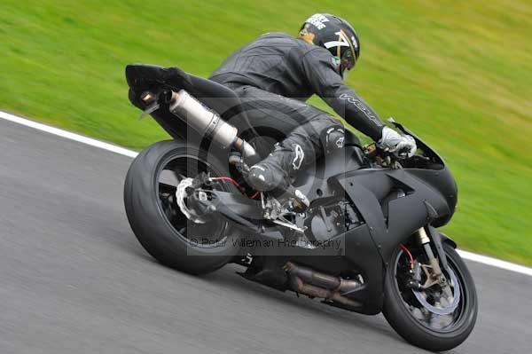 Motorcycle action photographs;cadwell;cadwell park photographs;event digital images;eventdigitalimages;motor racing louth lincolnshire;no limits trackday;peter wileman photography;trackday;trackday digital images;trackday photos
