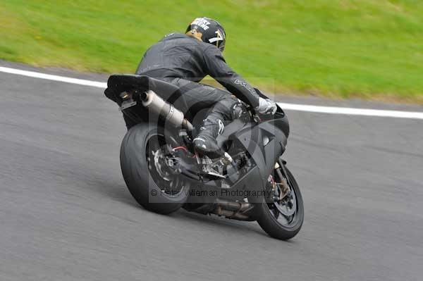 Motorcycle action photographs;cadwell;cadwell park photographs;event digital images;eventdigitalimages;motor racing louth lincolnshire;no limits trackday;peter wileman photography;trackday;trackday digital images;trackday photos
