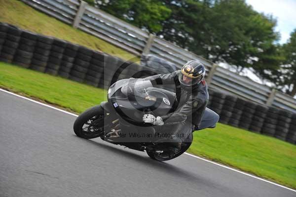 Motorcycle action photographs;cadwell;cadwell park photographs;event digital images;eventdigitalimages;motor racing louth lincolnshire;no limits trackday;peter wileman photography;trackday;trackday digital images;trackday photos