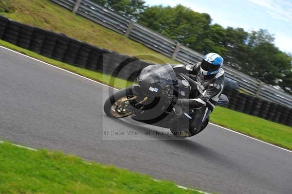 Motorcycle action photographs;cadwell;cadwell park photographs;event digital images;eventdigitalimages;motor racing louth lincolnshire;no limits trackday;peter wileman photography;trackday;trackday digital images;trackday photos