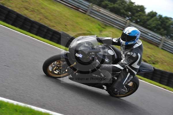 Motorcycle action photographs;cadwell;cadwell park photographs;event digital images;eventdigitalimages;motor racing louth lincolnshire;no limits trackday;peter wileman photography;trackday;trackday digital images;trackday photos