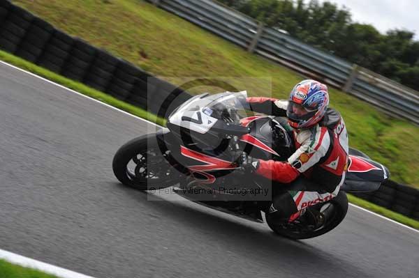 Motorcycle action photographs;cadwell;cadwell park photographs;event digital images;eventdigitalimages;motor racing louth lincolnshire;no limits trackday;peter wileman photography;trackday;trackday digital images;trackday photos