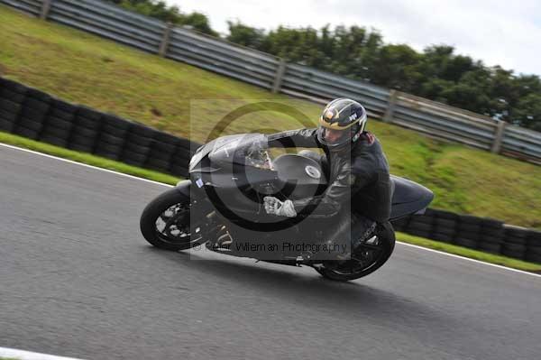 Motorcycle action photographs;cadwell;cadwell park photographs;event digital images;eventdigitalimages;motor racing louth lincolnshire;no limits trackday;peter wileman photography;trackday;trackday digital images;trackday photos