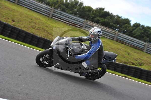 Motorcycle action photographs;cadwell;cadwell park photographs;event digital images;eventdigitalimages;motor racing louth lincolnshire;no limits trackday;peter wileman photography;trackday;trackday digital images;trackday photos