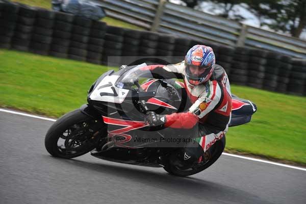 Motorcycle action photographs;cadwell;cadwell park photographs;event digital images;eventdigitalimages;motor racing louth lincolnshire;no limits trackday;peter wileman photography;trackday;trackday digital images;trackday photos