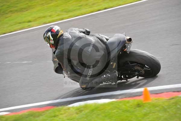 Motorcycle action photographs;cadwell;cadwell park photographs;event digital images;eventdigitalimages;motor racing louth lincolnshire;no limits trackday;peter wileman photography;trackday;trackday digital images;trackday photos