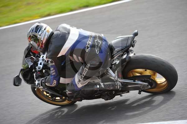 Motorcycle action photographs;cadwell;cadwell park photographs;event digital images;eventdigitalimages;motor racing louth lincolnshire;no limits trackday;peter wileman photography;trackday;trackday digital images;trackday photos