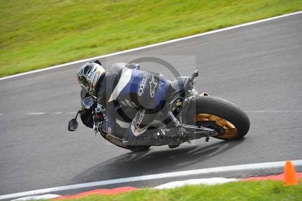 Motorcycle action photographs;cadwell;cadwell park photographs;event digital images;eventdigitalimages;motor racing louth lincolnshire;no limits trackday;peter wileman photography;trackday;trackday digital images;trackday photos