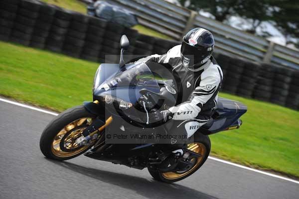 Motorcycle action photographs;cadwell;cadwell park photographs;event digital images;eventdigitalimages;motor racing louth lincolnshire;no limits trackday;peter wileman photography;trackday;trackday digital images;trackday photos