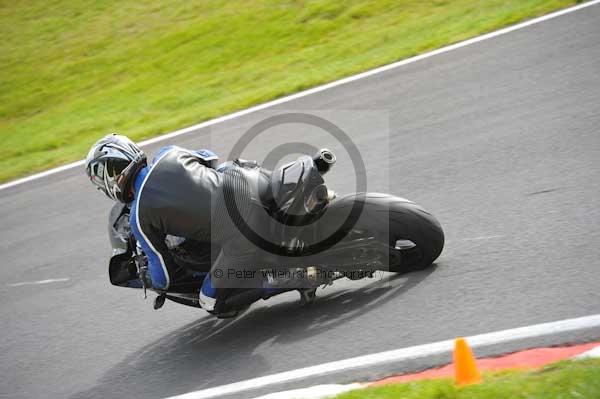Motorcycle action photographs;cadwell;cadwell park photographs;event digital images;eventdigitalimages;motor racing louth lincolnshire;no limits trackday;peter wileman photography;trackday;trackday digital images;trackday photos