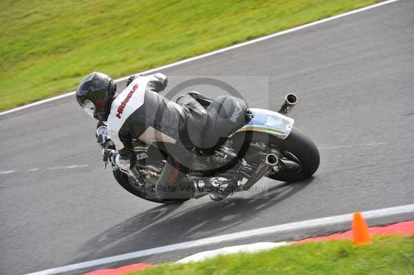 Motorcycle action photographs;cadwell;cadwell park photographs;event digital images;eventdigitalimages;motor racing louth lincolnshire;no limits trackday;peter wileman photography;trackday;trackday digital images;trackday photos