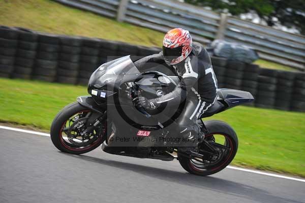 Motorcycle action photographs;cadwell;cadwell park photographs;event digital images;eventdigitalimages;motor racing louth lincolnshire;no limits trackday;peter wileman photography;trackday;trackday digital images;trackday photos