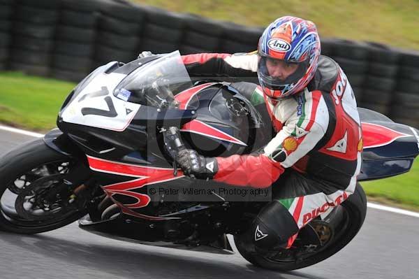 Motorcycle action photographs;cadwell;cadwell park photographs;event digital images;eventdigitalimages;motor racing louth lincolnshire;no limits trackday;peter wileman photography;trackday;trackday digital images;trackday photos