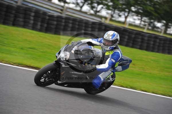 Motorcycle action photographs;cadwell;cadwell park photographs;event digital images;eventdigitalimages;motor racing louth lincolnshire;no limits trackday;peter wileman photography;trackday;trackday digital images;trackday photos