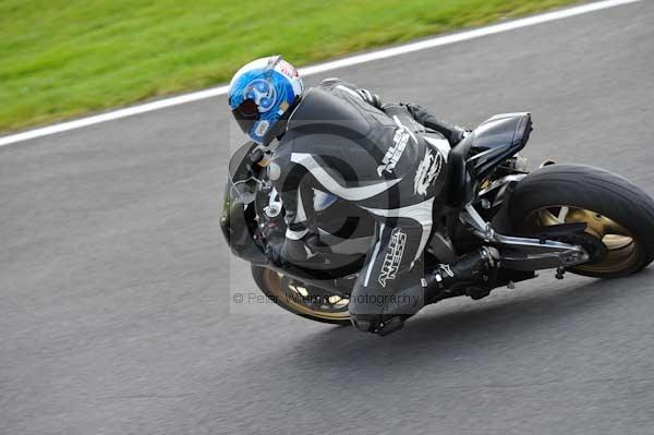 Motorcycle action photographs;cadwell;cadwell park photographs;event digital images;eventdigitalimages;motor racing louth lincolnshire;no limits trackday;peter wileman photography;trackday;trackday digital images;trackday photos