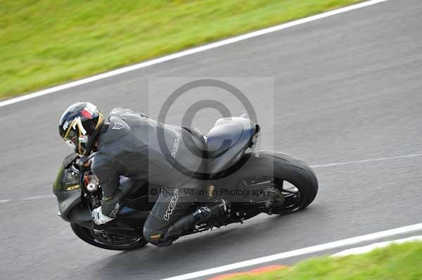 Motorcycle action photographs;cadwell;cadwell park photographs;event digital images;eventdigitalimages;motor racing louth lincolnshire;no limits trackday;peter wileman photography;trackday;trackday digital images;trackday photos