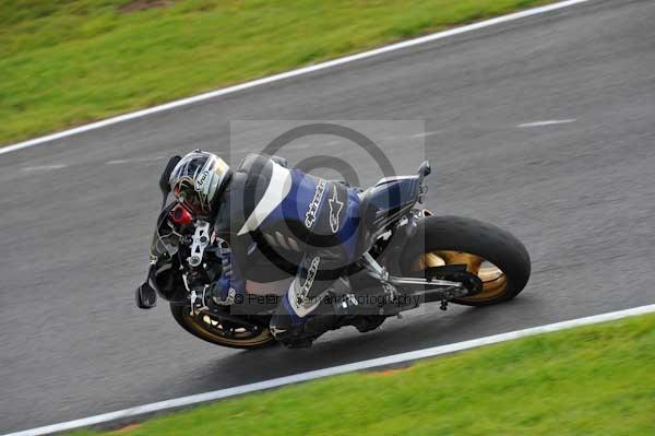Motorcycle action photographs;cadwell;cadwell park photographs;event digital images;eventdigitalimages;motor racing louth lincolnshire;no limits trackday;peter wileman photography;trackday;trackday digital images;trackday photos
