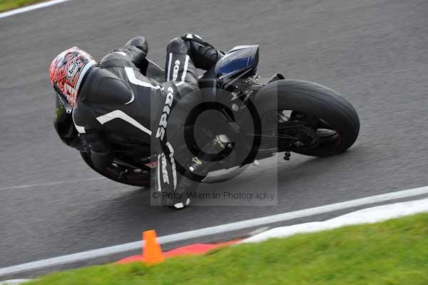Motorcycle action photographs;cadwell;cadwell park photographs;event digital images;eventdigitalimages;motor racing louth lincolnshire;no limits trackday;peter wileman photography;trackday;trackday digital images;trackday photos