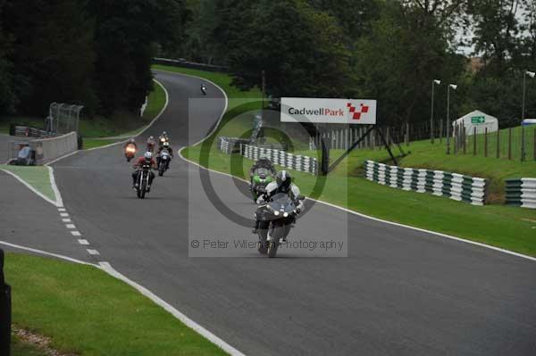 Motorcycle action photographs;cadwell;cadwell park photographs;event digital images;eventdigitalimages;motor racing louth lincolnshire;no limits trackday;peter wileman photography;trackday;trackday digital images;trackday photos