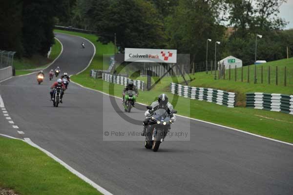 Motorcycle action photographs;cadwell;cadwell park photographs;event digital images;eventdigitalimages;motor racing louth lincolnshire;no limits trackday;peter wileman photography;trackday;trackday digital images;trackday photos