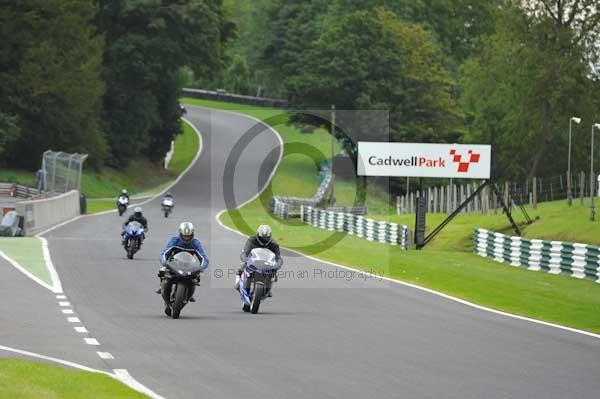 Motorcycle action photographs;cadwell;cadwell park photographs;event digital images;eventdigitalimages;motor racing louth lincolnshire;no limits trackday;peter wileman photography;trackday;trackday digital images;trackday photos