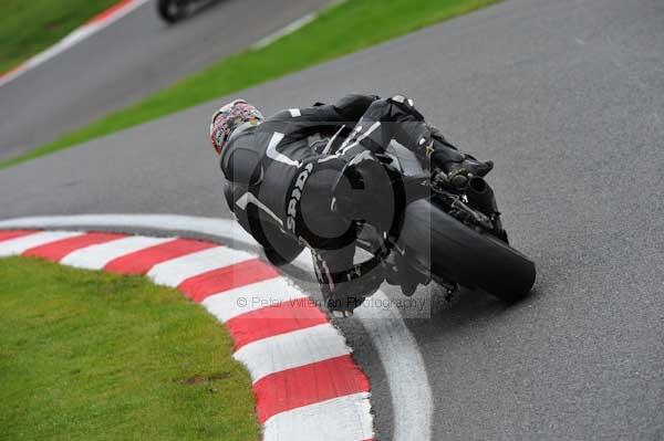 Motorcycle action photographs;cadwell;cadwell park photographs;event digital images;eventdigitalimages;motor racing louth lincolnshire;no limits trackday;peter wileman photography;trackday;trackday digital images;trackday photos