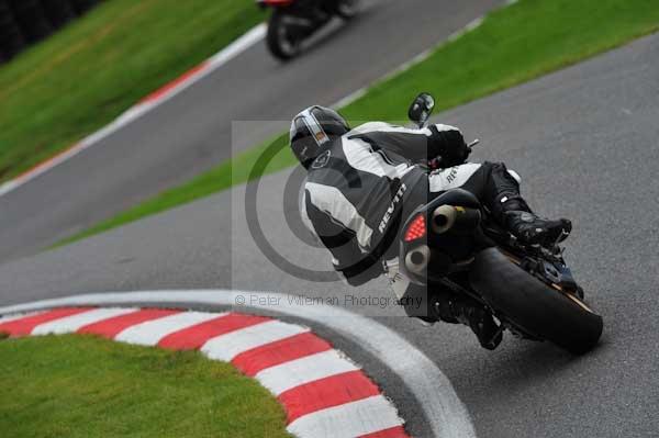 Motorcycle action photographs;cadwell;cadwell park photographs;event digital images;eventdigitalimages;motor racing louth lincolnshire;no limits trackday;peter wileman photography;trackday;trackday digital images;trackday photos