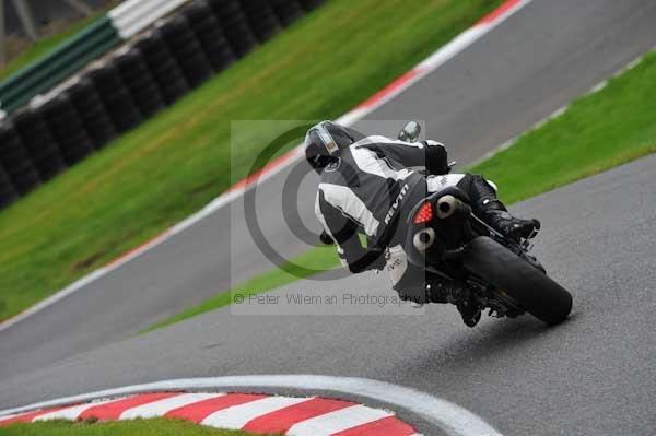 Motorcycle action photographs;cadwell;cadwell park photographs;event digital images;eventdigitalimages;motor racing louth lincolnshire;no limits trackday;peter wileman photography;trackday;trackday digital images;trackday photos