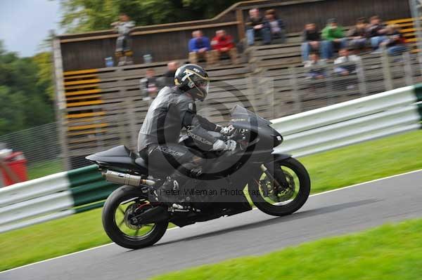 Motorcycle action photographs;cadwell;cadwell park photographs;event digital images;eventdigitalimages;motor racing louth lincolnshire;no limits trackday;peter wileman photography;trackday;trackday digital images;trackday photos