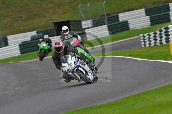 Motorcycle action photographs;cadwell;cadwell park photographs;event digital images;eventdigitalimages;motor racing louth lincolnshire;no limits trackday;peter wileman photography;trackday;trackday digital images;trackday photos