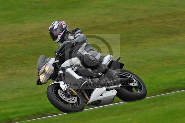 Motorcycle action photographs;cadwell;cadwell park photographs;event digital images;eventdigitalimages;motor racing louth lincolnshire;no limits trackday;peter wileman photography;trackday;trackday digital images;trackday photos