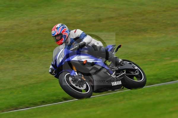 Motorcycle action photographs;cadwell;cadwell park photographs;event digital images;eventdigitalimages;motor racing louth lincolnshire;no limits trackday;peter wileman photography;trackday;trackday digital images;trackday photos