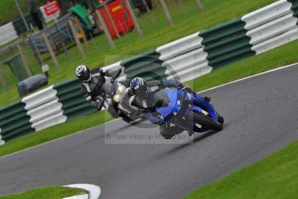 Motorcycle action photographs;cadwell;cadwell park photographs;event digital images;eventdigitalimages;motor racing louth lincolnshire;no limits trackday;peter wileman photography;trackday;trackday digital images;trackday photos