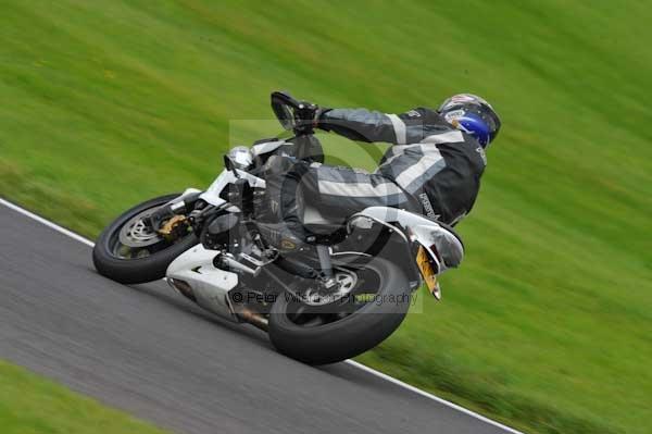 Motorcycle action photographs;cadwell;cadwell park photographs;event digital images;eventdigitalimages;motor racing louth lincolnshire;no limits trackday;peter wileman photography;trackday;trackday digital images;trackday photos