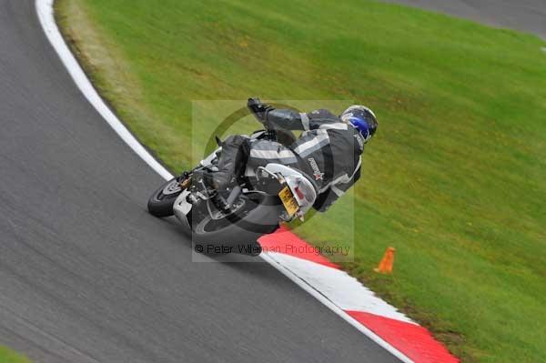 Motorcycle action photographs;cadwell;cadwell park photographs;event digital images;eventdigitalimages;motor racing louth lincolnshire;no limits trackday;peter wileman photography;trackday;trackday digital images;trackday photos