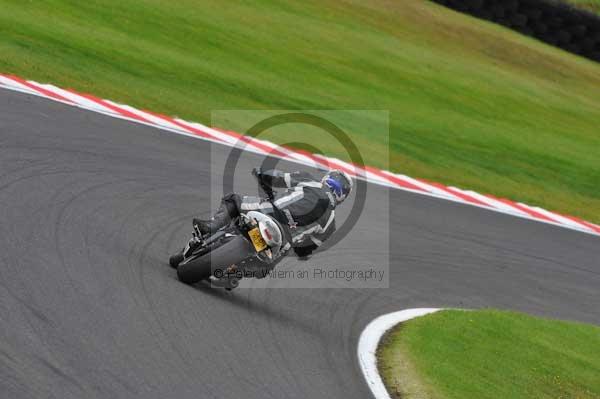 Motorcycle action photographs;cadwell;cadwell park photographs;event digital images;eventdigitalimages;motor racing louth lincolnshire;no limits trackday;peter wileman photography;trackday;trackday digital images;trackday photos