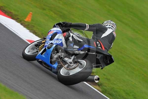 Motorcycle action photographs;cadwell;cadwell park photographs;event digital images;eventdigitalimages;motor racing louth lincolnshire;no limits trackday;peter wileman photography;trackday;trackday digital images;trackday photos