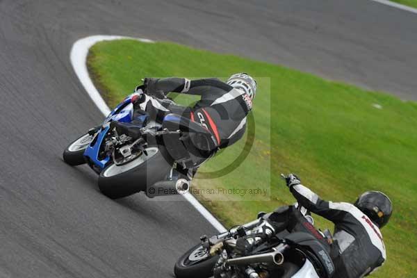 Motorcycle action photographs;cadwell;cadwell park photographs;event digital images;eventdigitalimages;motor racing louth lincolnshire;no limits trackday;peter wileman photography;trackday;trackday digital images;trackday photos