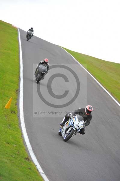 Motorcycle action photographs;cadwell;cadwell park photographs;event digital images;eventdigitalimages;motor racing louth lincolnshire;no limits trackday;peter wileman photography;trackday;trackday digital images;trackday photos