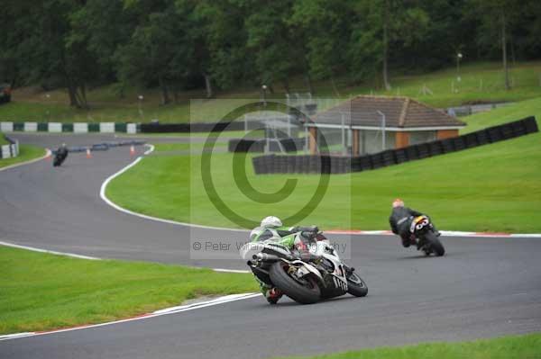 Motorcycle action photographs;cadwell;cadwell park photographs;event digital images;eventdigitalimages;motor racing louth lincolnshire;no limits trackday;peter wileman photography;trackday;trackday digital images;trackday photos