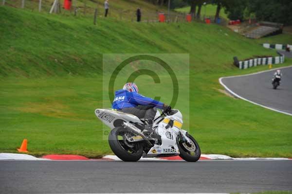 Motorcycle action photographs;cadwell;cadwell park photographs;event digital images;eventdigitalimages;motor racing louth lincolnshire;no limits trackday;peter wileman photography;trackday;trackday digital images;trackday photos