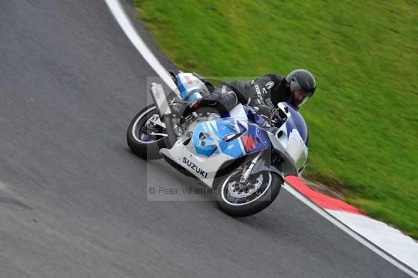 Motorcycle action photographs;cadwell;cadwell park photographs;event digital images;eventdigitalimages;motor racing louth lincolnshire;no limits trackday;peter wileman photography;trackday;trackday digital images;trackday photos