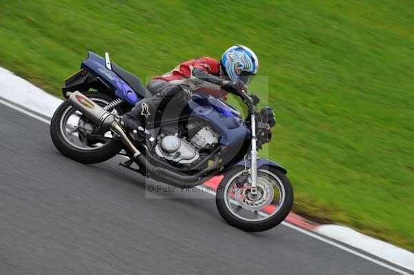 Motorcycle action photographs;cadwell;cadwell park photographs;event digital images;eventdigitalimages;motor racing louth lincolnshire;no limits trackday;peter wileman photography;trackday;trackday digital images;trackday photos