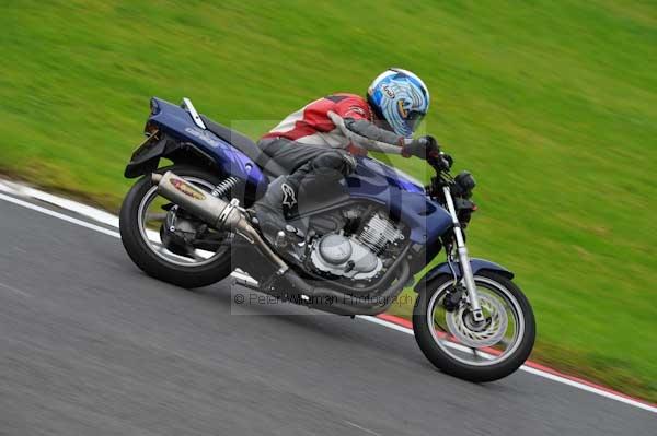 Motorcycle action photographs;cadwell;cadwell park photographs;event digital images;eventdigitalimages;motor racing louth lincolnshire;no limits trackday;peter wileman photography;trackday;trackday digital images;trackday photos