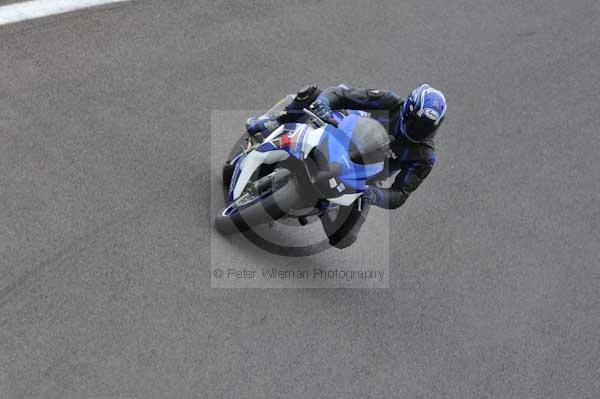 Motorcycle action photographs;cadwell;cadwell park photographs;event digital images;eventdigitalimages;motor racing louth lincolnshire;no limits trackday;peter wileman photography;trackday;trackday digital images;trackday photos