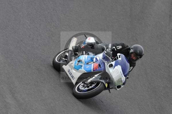 Motorcycle action photographs;cadwell;cadwell park photographs;event digital images;eventdigitalimages;motor racing louth lincolnshire;no limits trackday;peter wileman photography;trackday;trackday digital images;trackday photos